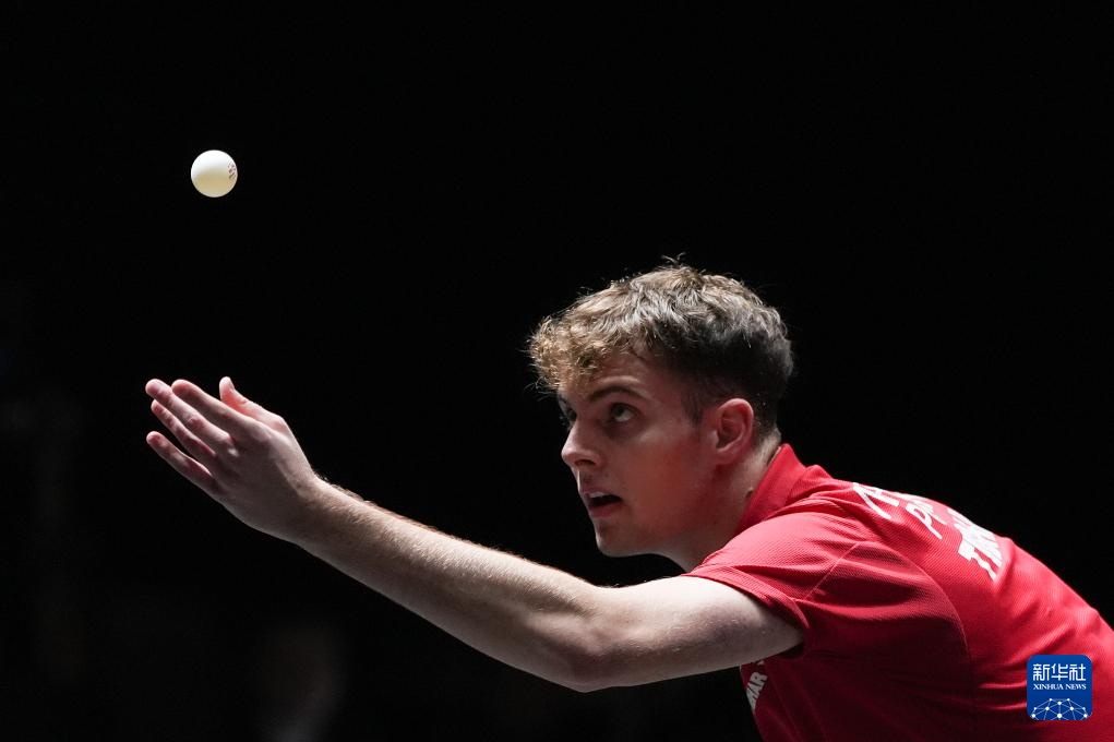 着无数球迷 着无数球迷