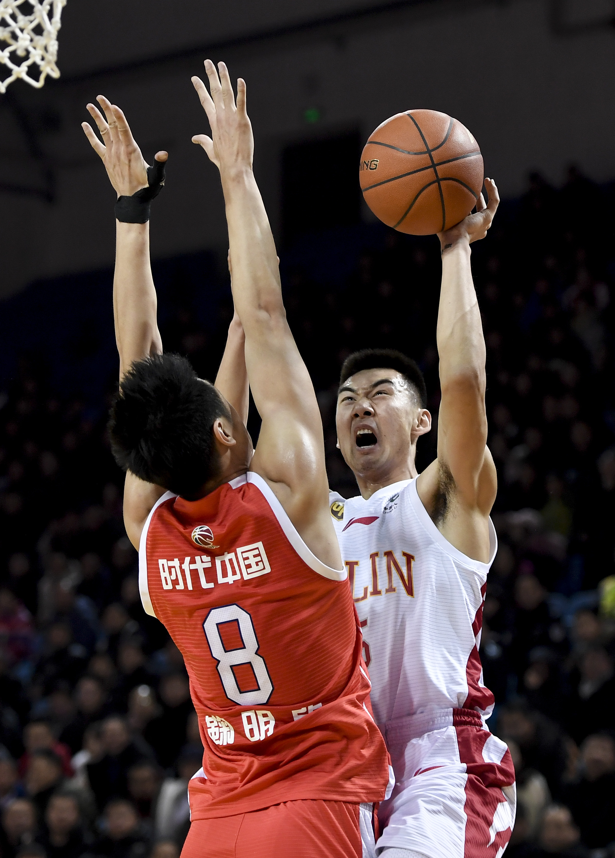 持高水平的 持高水平的