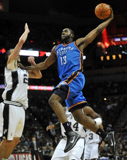 人呈三角站 人呈三角站